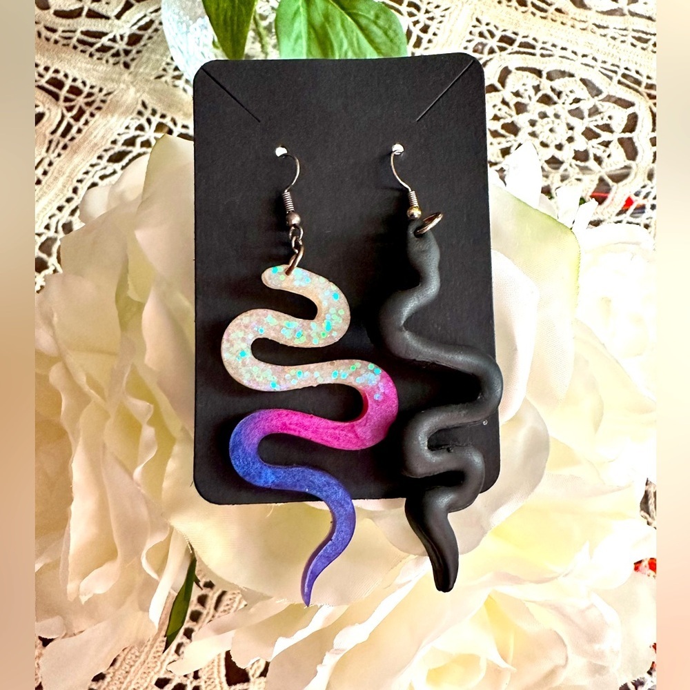 Funky Black Rainbow Glitter Sparkle Snake Resin Earrings NEW